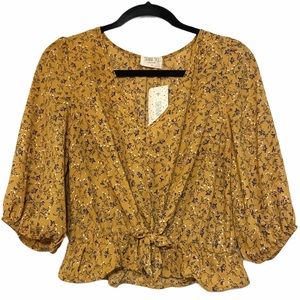 NWT Sienna Sky Yellow Floral Crop Top Juniors M